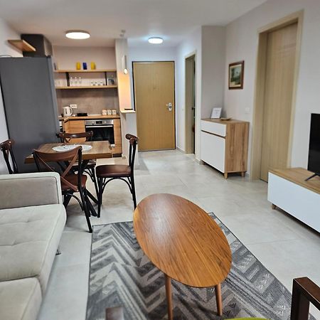 Alex'S Apartment Durres Exterior photo