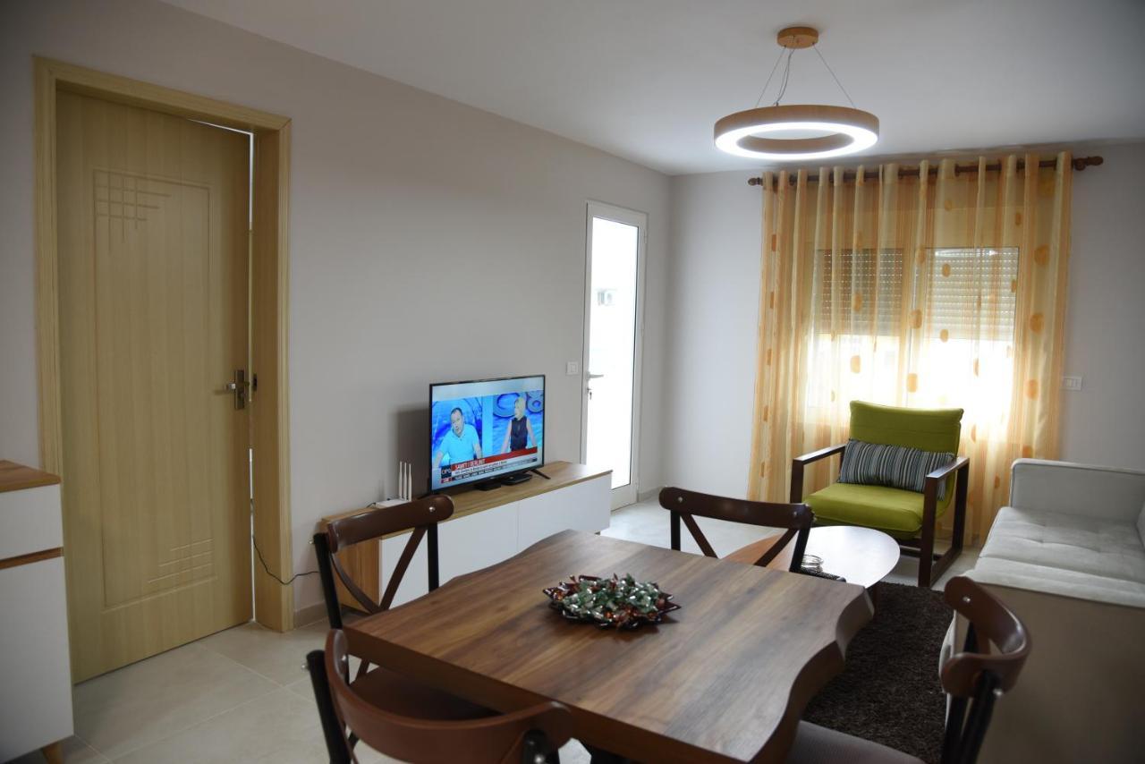 Alex'S Apartment Durres Exterior photo